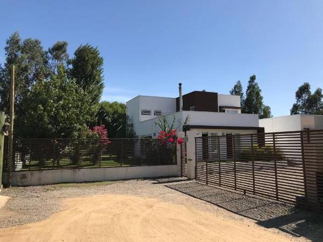 Casa en arriendo en Santa Cruz, Libertador General Bernardo O'higgins
