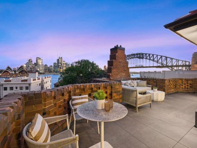 Apartment for sale in Lower North Shore, Sydney