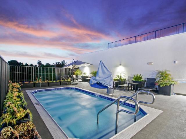 Apartment for rent in North Hollywood Neighborhood Council District, Canoga Park