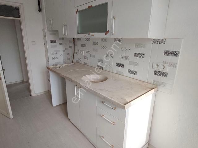 Bayrakli, İzmir içerisinde kiralık mülk