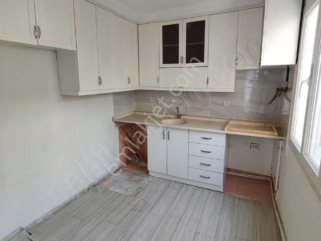 Bayrakli, İzmir içerisinde kiralık mülk