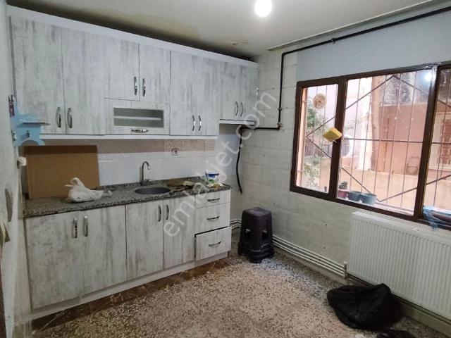Bayrakli, İzmir içerisinde kiralık mülk