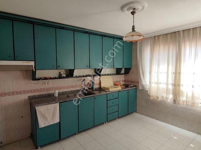 Bayrakli, İzmir içerisinde kiralık mülk