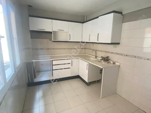 Bayrakli, İzmir içerisinde kiralık mülk