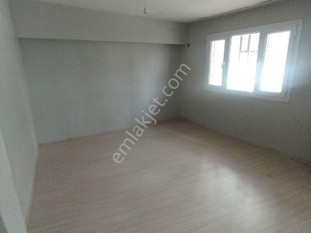 Bayrakli, İzmir içerisinde kiralık mülk