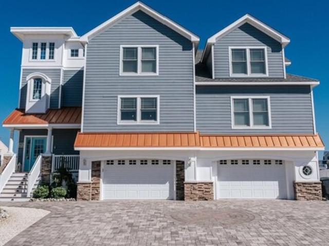 House for sale in Manahawkin, New Jersey