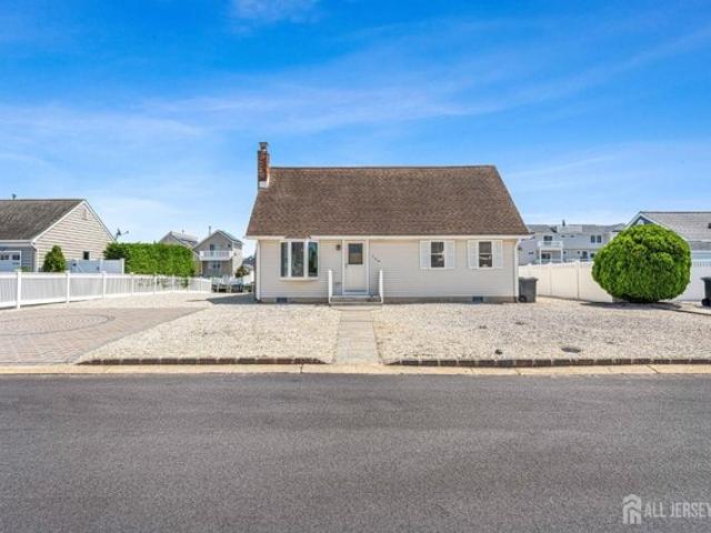 House for sale in Manahawkin, New Jersey