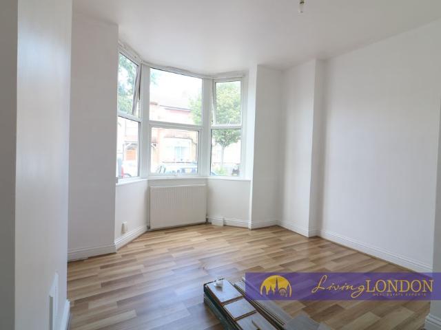 Apartment for rent in Edmonton, Greater London