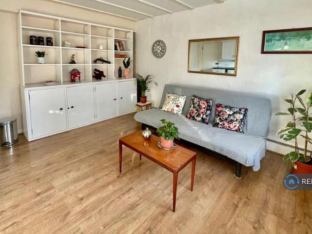 Apartment for rent in London Borough of Merton, Greater London