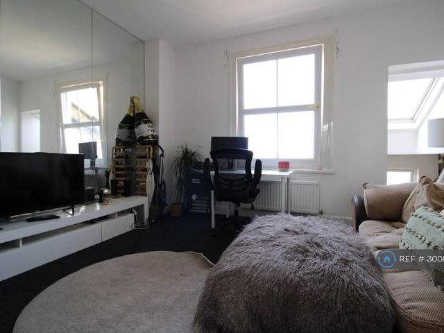 Apartment for rent in London Borough of Merton, Greater London