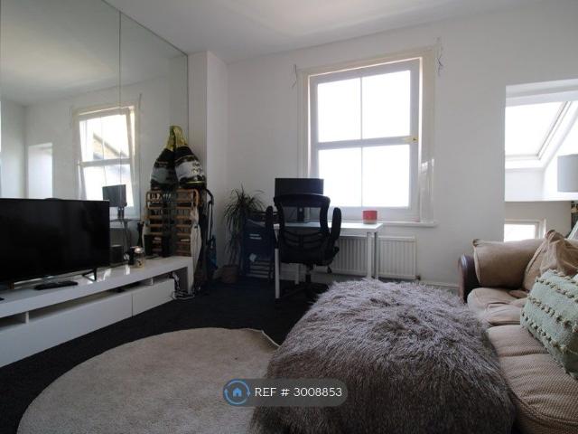 Apartment for rent in London Borough of Merton, Greater London