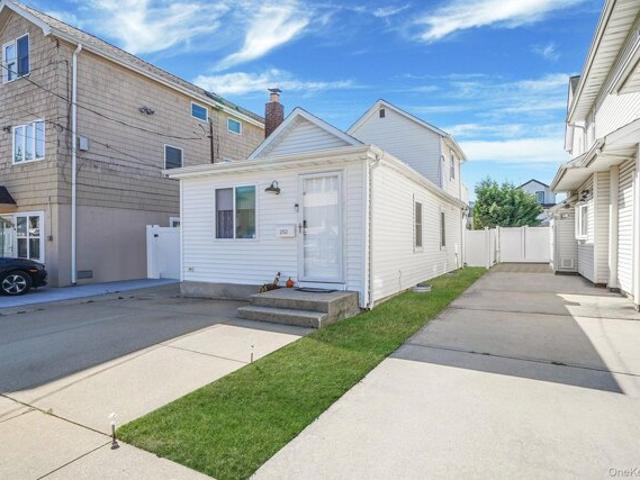 House for sale in Freeport, New York