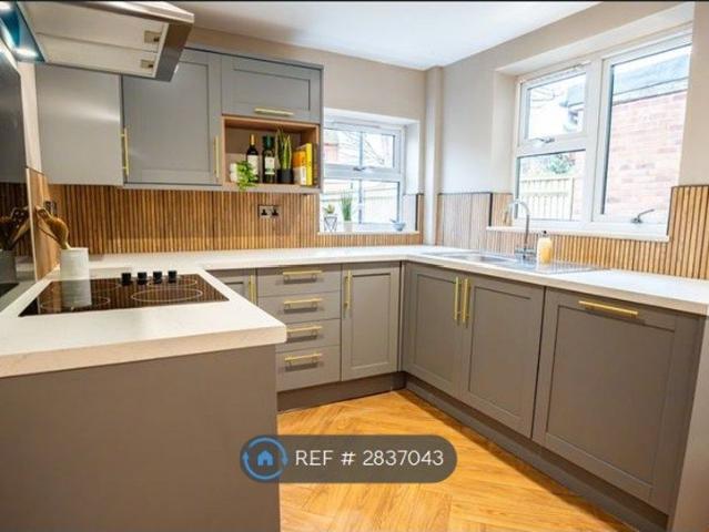 Room for rent in Kings Barton, Gloucester
