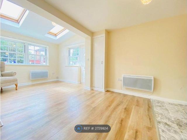 Apartment for rent in Chalkwell, Oad Street