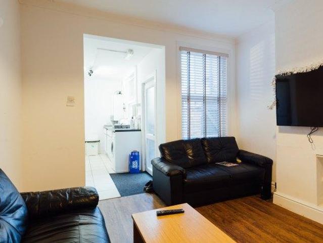 House for rent in Elmfield, Leicestershire