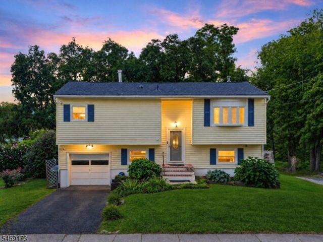 House for sale in Hackettstown, Warren County