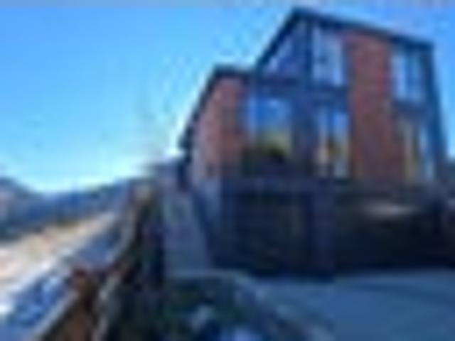 Townhouse for rent in Otakou