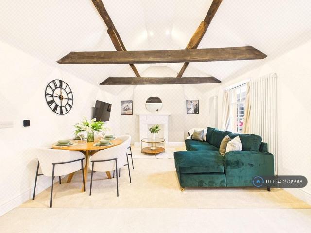 Apartment for rent in Golden Valley, Gloucestershire