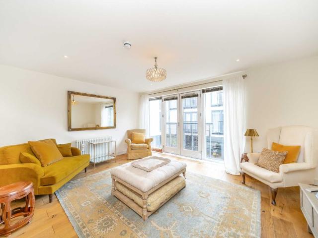 Apartment for rent in Queen's Park, Greater London