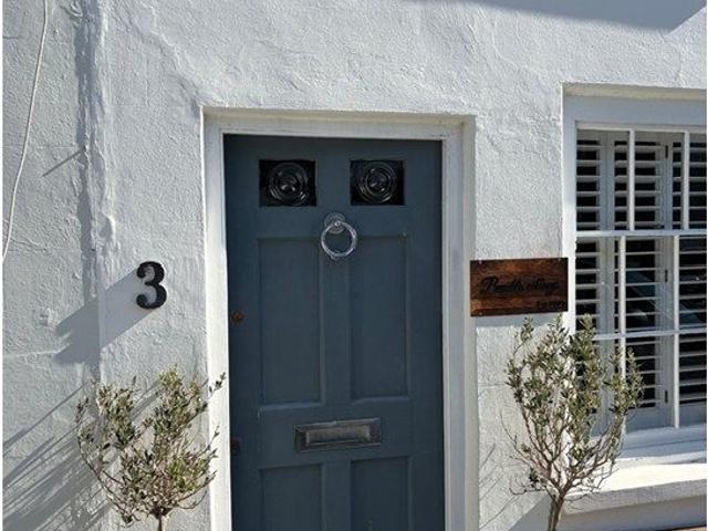 House for rent in Arundel, Clapham