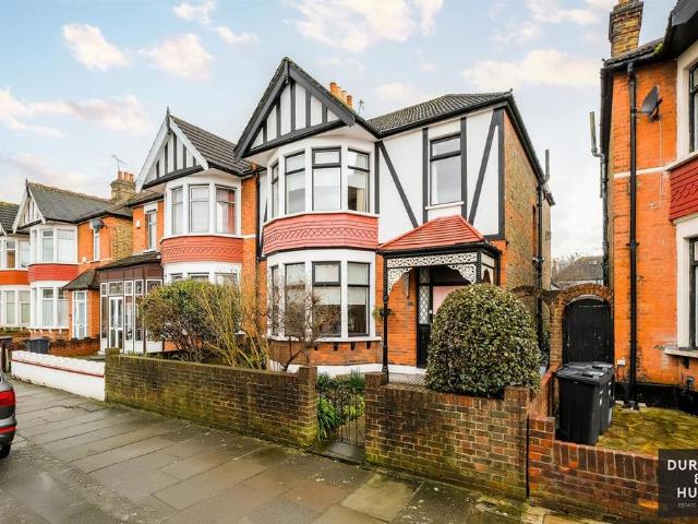 House for rent in Seven Kings, Greater London