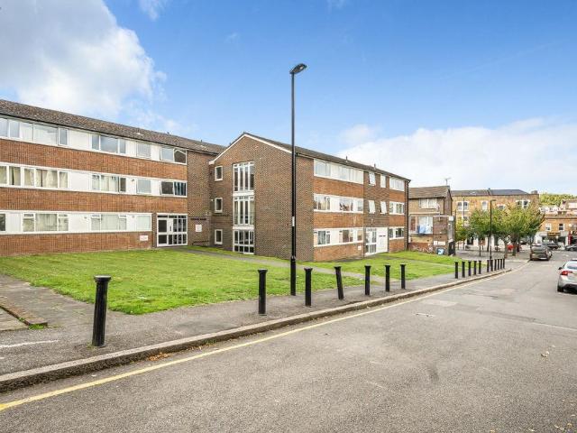 Apartment for rent in London Borough of Croydon, Greater London