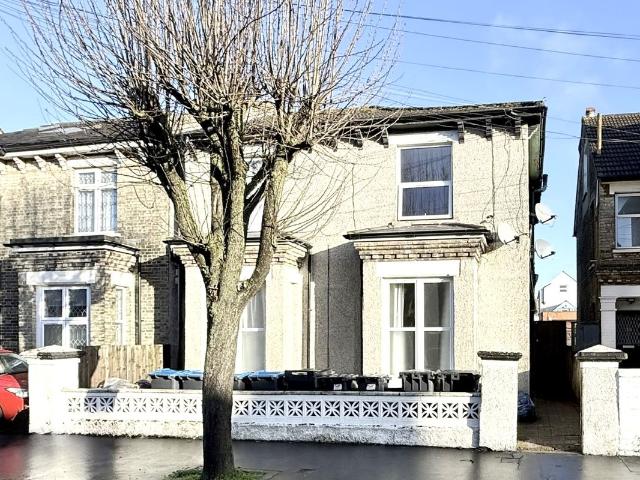 Studio for rent in London Borough of Croydon, Selhurst