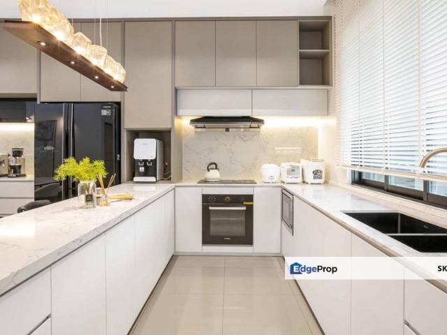 Condominium for sale in Country Heights Damansara, Kuala Lumpur