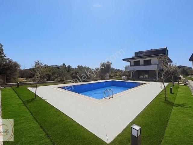 Edremit, Balikesir içerisinde satılık Villa