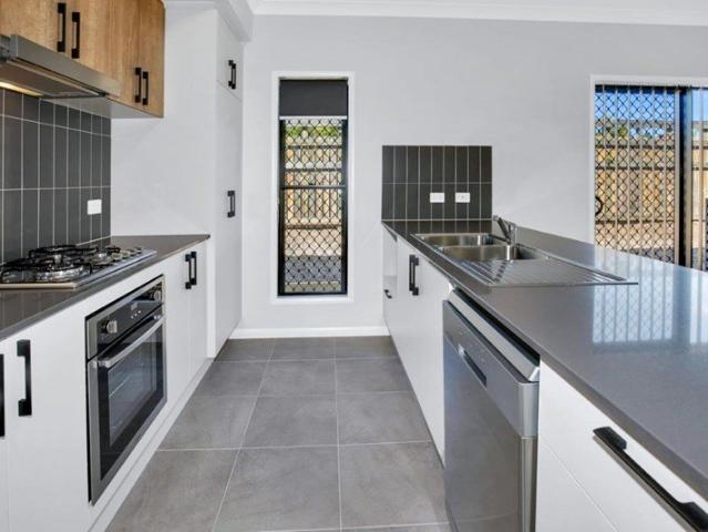 Duplex for rent in Cosgrove, Queensland