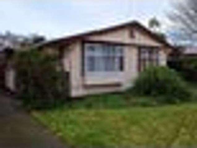 House for sale in Chaslands, Canterbury