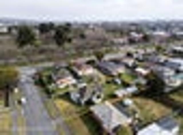 House for sale in Chaslands, Canterbury