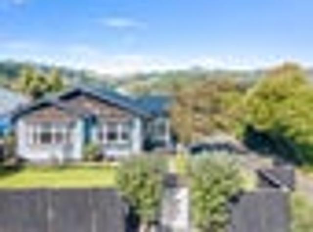 House for sale in Chaslands, Canterbury