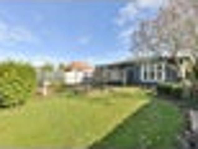 House for sale in Chaslands, Canterbury
