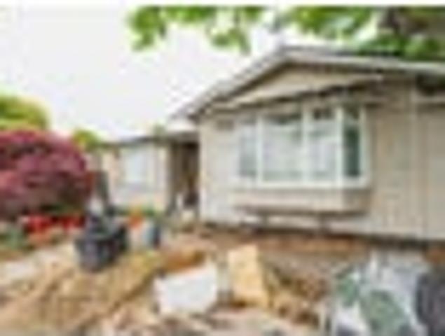 House for sale in Chaslands, Canterbury