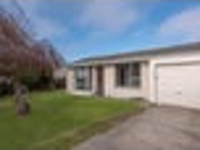 House for sale in Chaslands, Canterbury