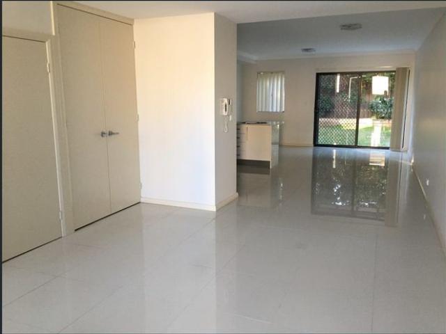 Townhouse for rent in Sydney, New South Wales