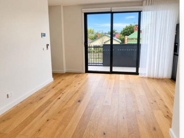 Townhouse for rent in Preston, Melbourne