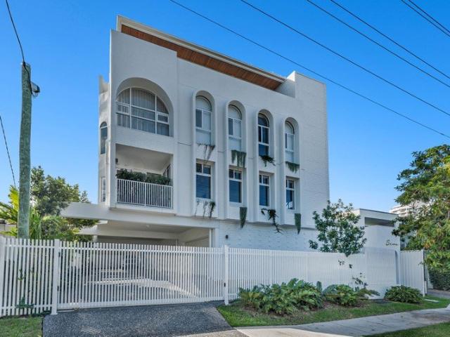 Villa for sale in Fernbrook, Queensland