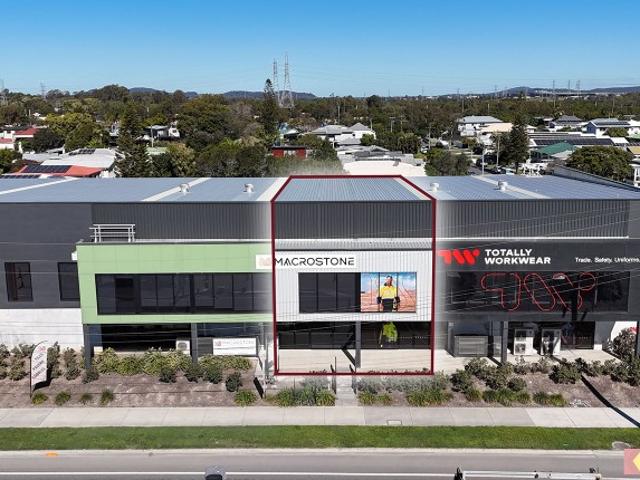 Warehouse for rent in Toombul, Queensland