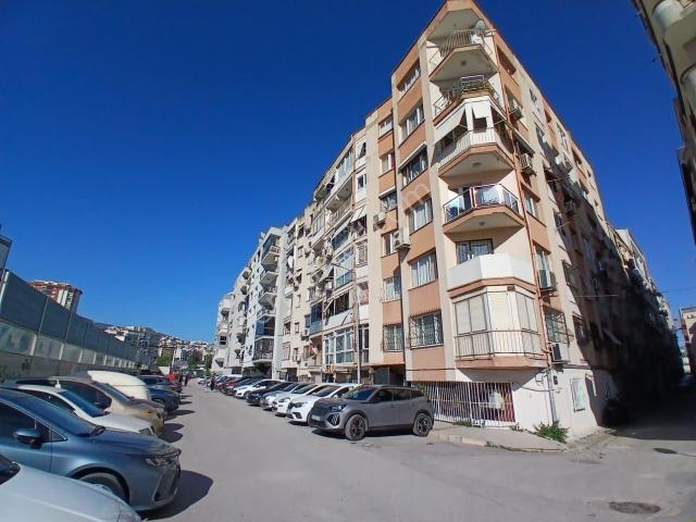 Tersane Mahallesi, Karşıyaka içerisinde satılık mülk