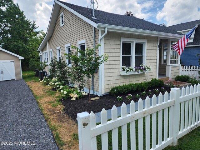 House for sale in Atlantic Highlands