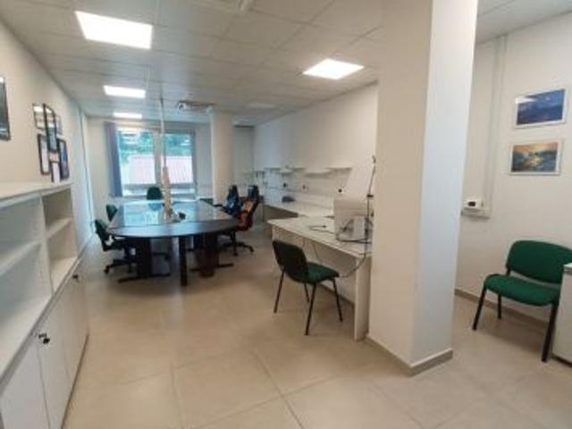 Ufficio in affitto a Monticelli, Marche