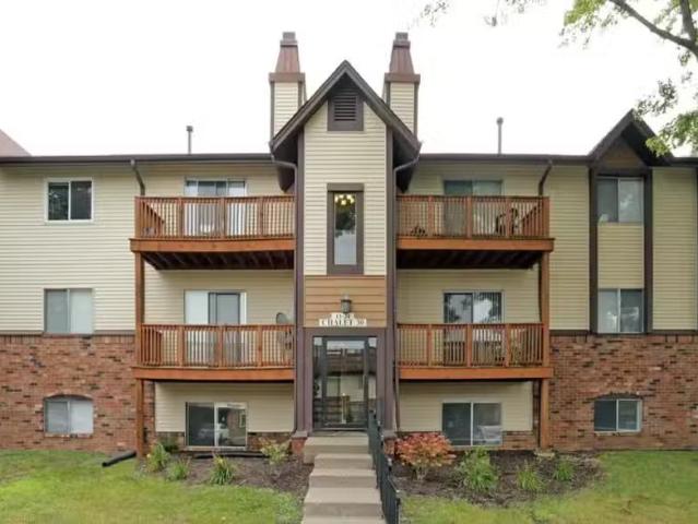 Condo for rent in Bettendorf Condo for rent in Bettendorf