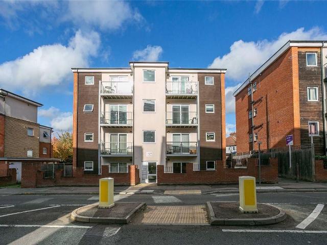 Apartment for rent in Holywell Estate, North Watford