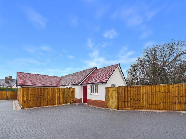 House for rent in Chelmondiston, Suffolk