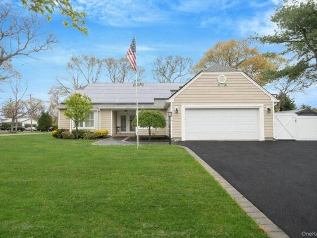 House for sale in Centereach, New York