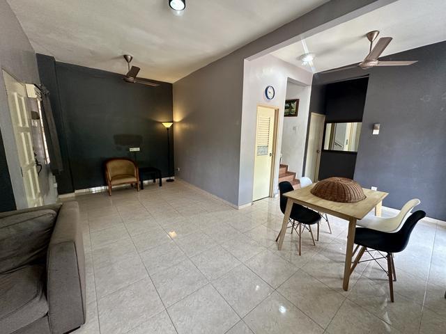 Terraced House for sale in Malaka