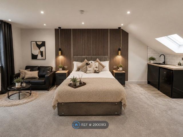 Room for rent in Brentingby, Leicestershire