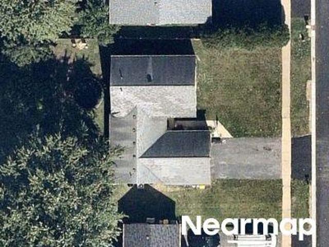 House for sale in Mchenry, Illinois